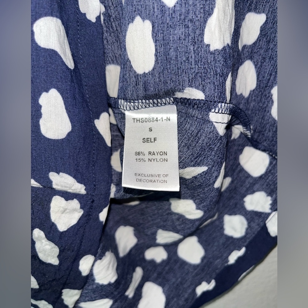 THML Cute fresh Navy top with flutter sleeves. Rayon and nylon. EUC - Picture 6 of 7